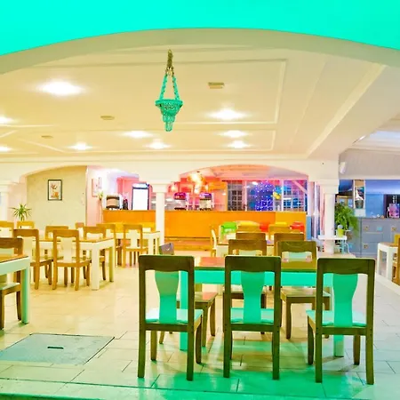 Aparthotel Phoenicia 4*