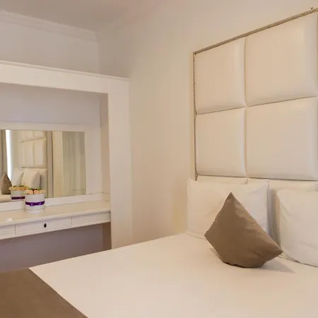 Phoenicia Aparthotel Mamaia