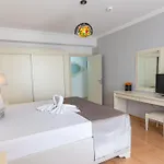 Phoenicia Mamaia