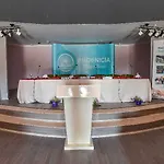 Phoenicia 4*