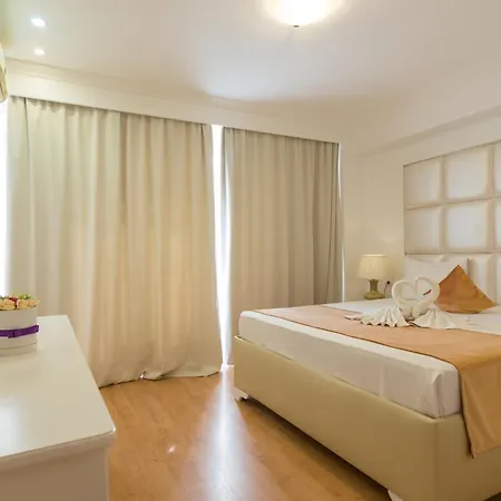 Phoenicia Mamaia