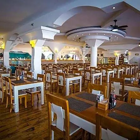 Aparthotel Phoenicia 4*