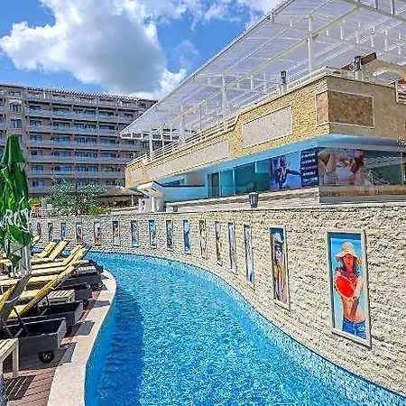 Phoenicia 4*