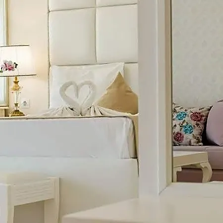 Phoenicia Mamaia