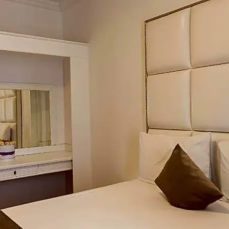 Phoenicia Aparthotel 4*