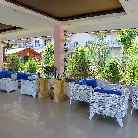 Phoenicia Hotel apartamentowy Mamaja