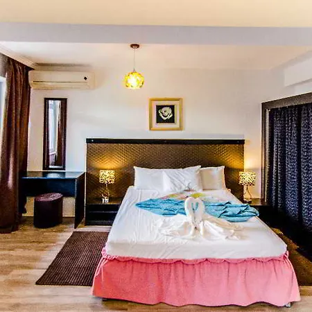 Aparthotel Phoenicia 4*