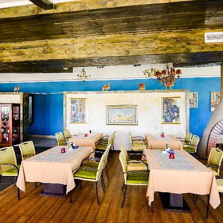 Phoenicia Mamaia